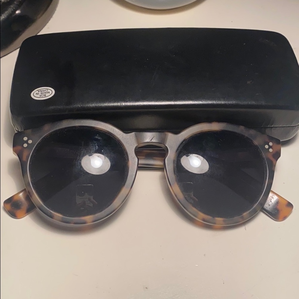 Tortoise illesteva sunglasses
